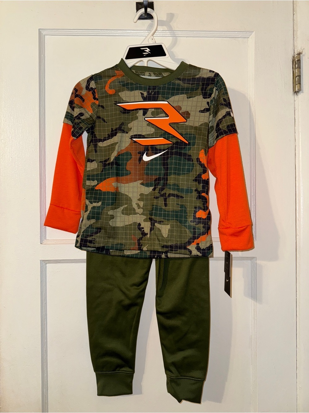 Nike boys jogger set Sz 5